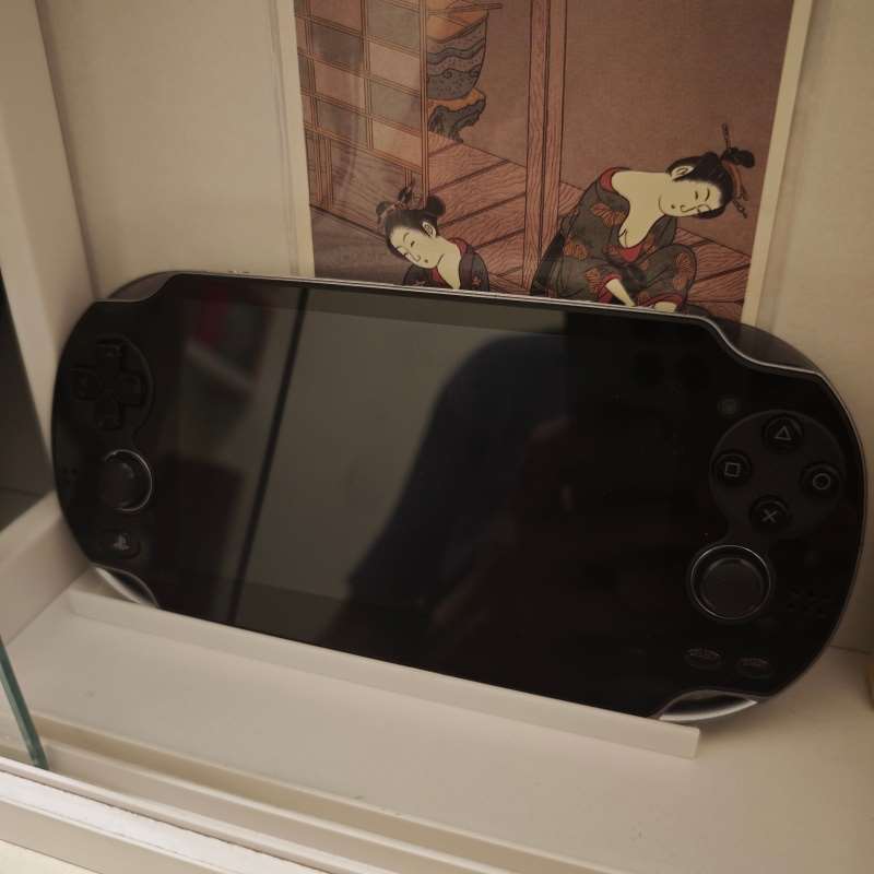 Przenośna podstawka do konsoli – Gaming Console Organizer recenzja i cena